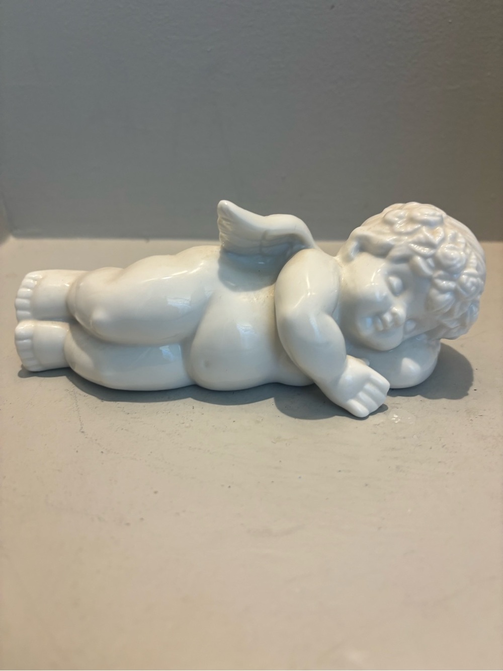 White Ceramic Sleeping Cherub Angel whismy Figurine-Roman Renaissance love Cupid